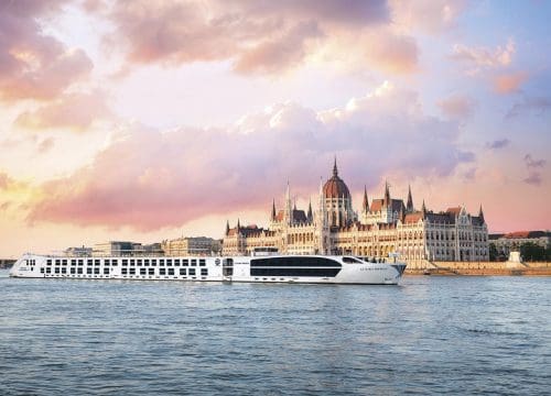 Uniworld River Cruise Enchanting Christmas and New Year – Save $2000 per couple + an extra 10% off