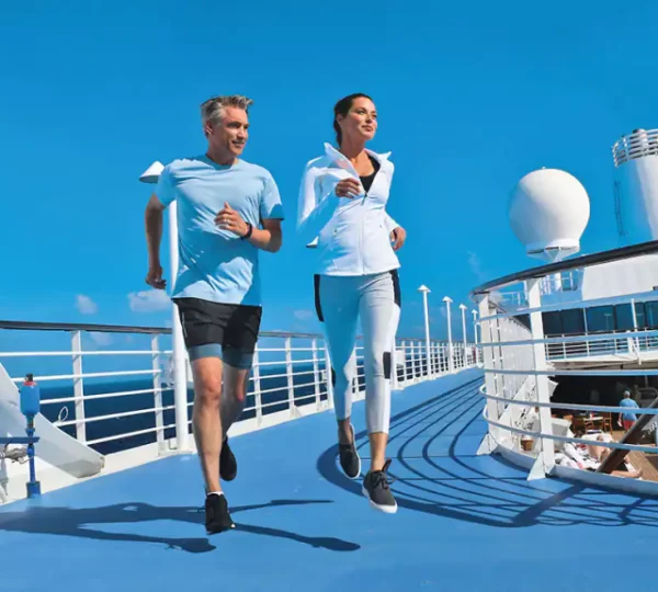 men_women_running_oceania_cruise