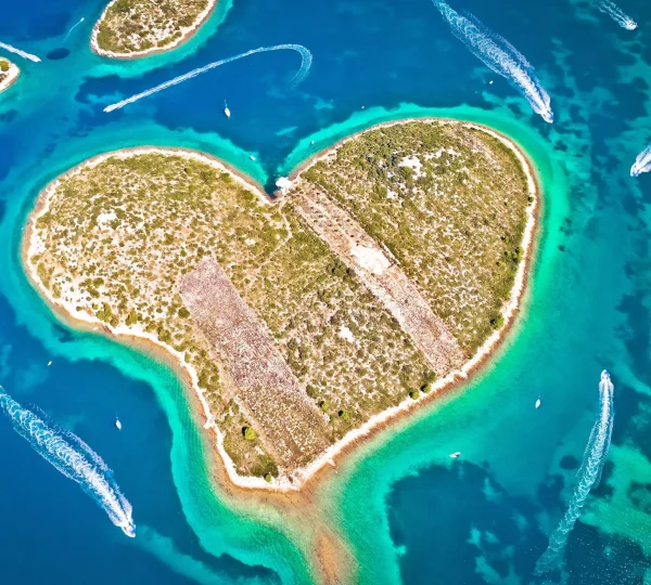 Hearrt-shaped-island